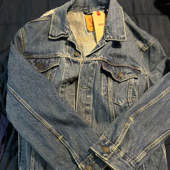 Levi's Classic Blue Denim Jacket - Picture 4 of 4
